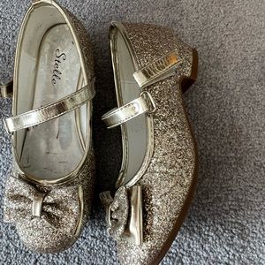 Gold glitter girls dress shoes
